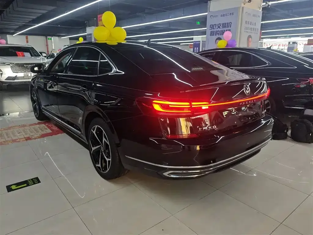 Volkswagen Passat 2023 из CN, фото 4