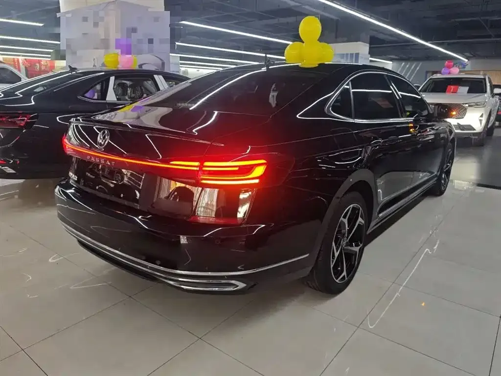 Volkswagen Passat 2023 из CN, фото 7