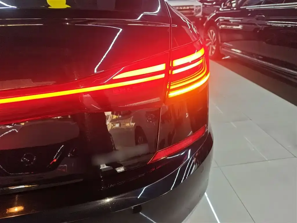 Volkswagen Passat 2023 из CN, фото 10