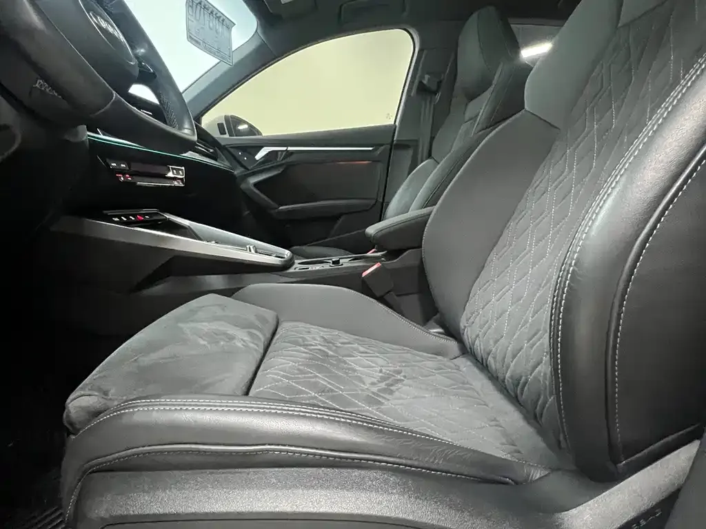 Audi A3 2023 из CN, фото 5
