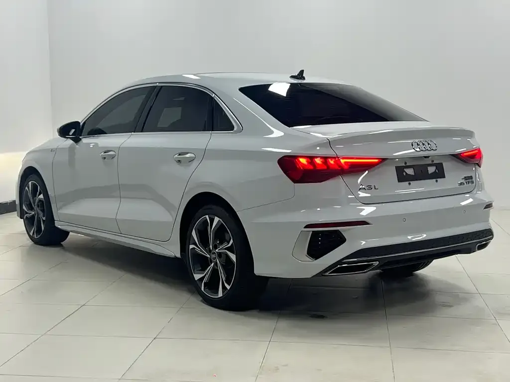 Audi A3 2023 из CN, фото 8