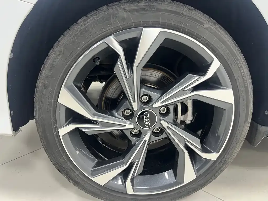 Audi A3 2023 из CN, фото 7
