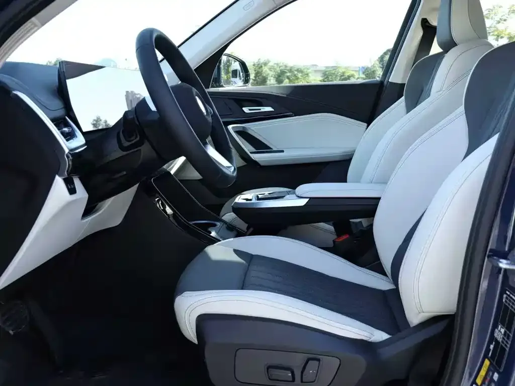 BMW iX1 2026 из CN, фото 2