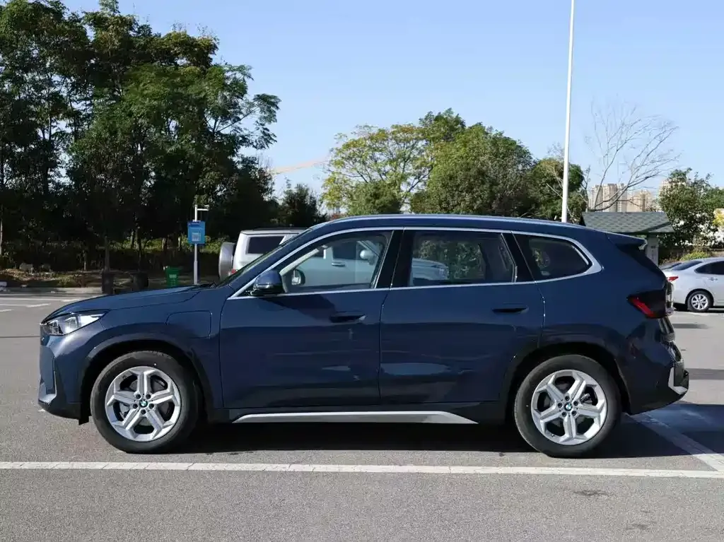 BMW iX1 2026 из CN, фото 8