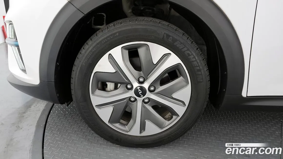 Kia Niro — фото 10