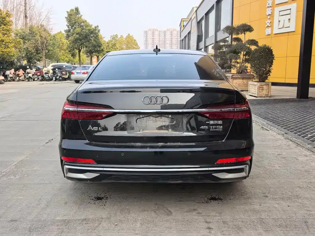 Audi A6L 2024 из CN, фото 9