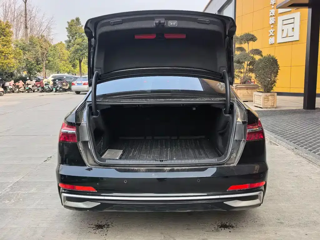 Audi A6L 2024 из CN, фото 3