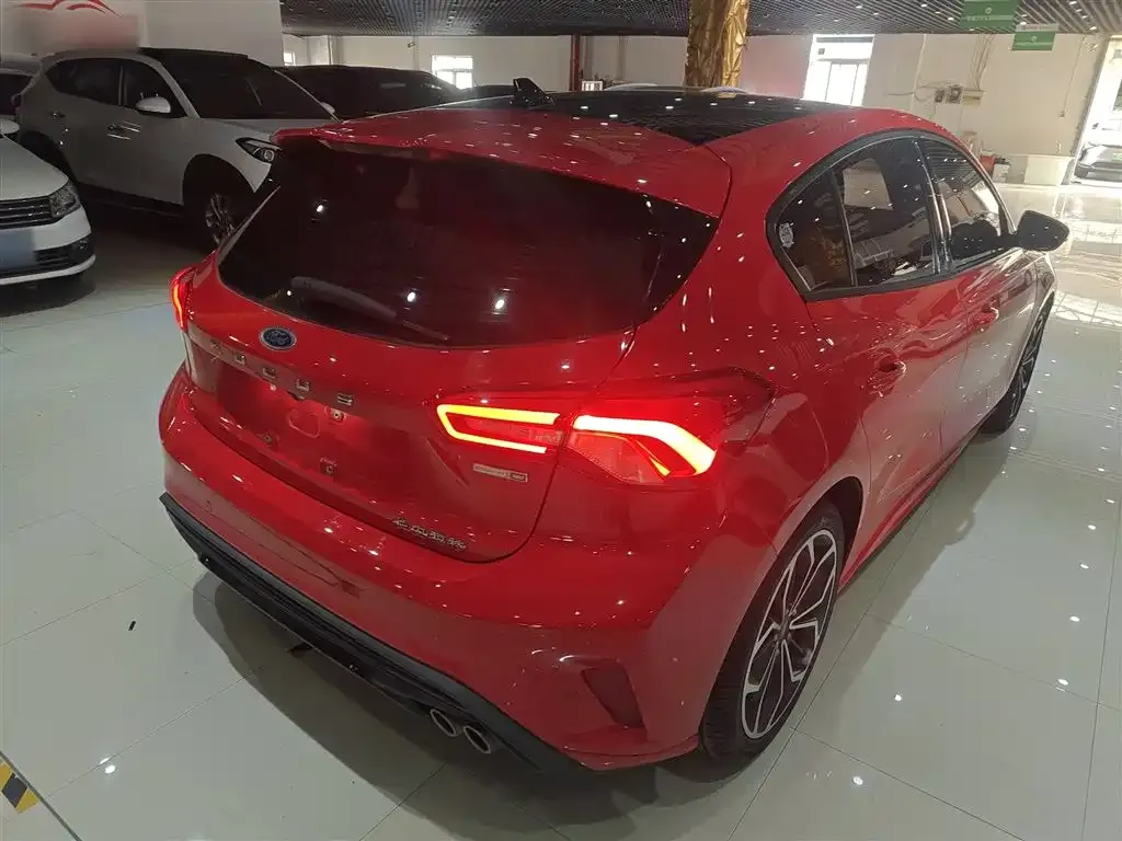 Ford Focus 2021 из CN, фото 6