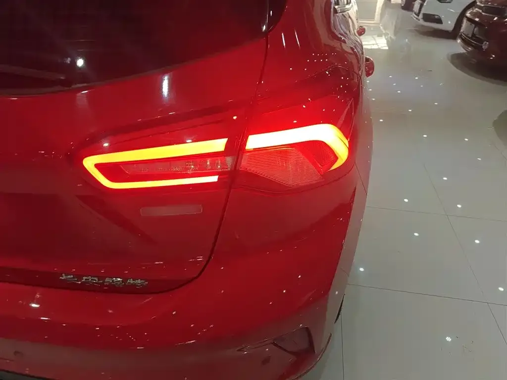 Ford Focus 2021 из CN, фото 8