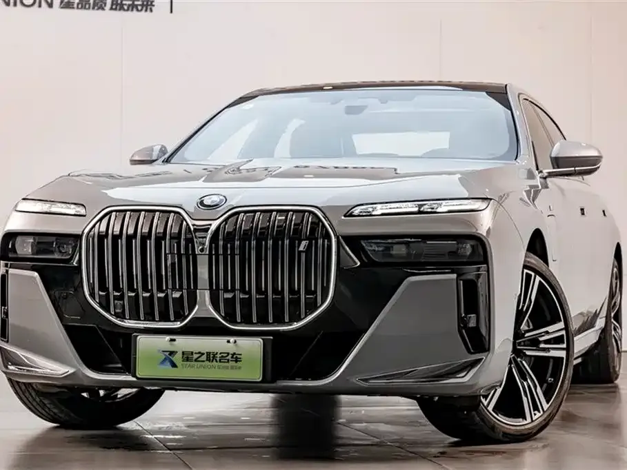 BMW i7 — фото 3