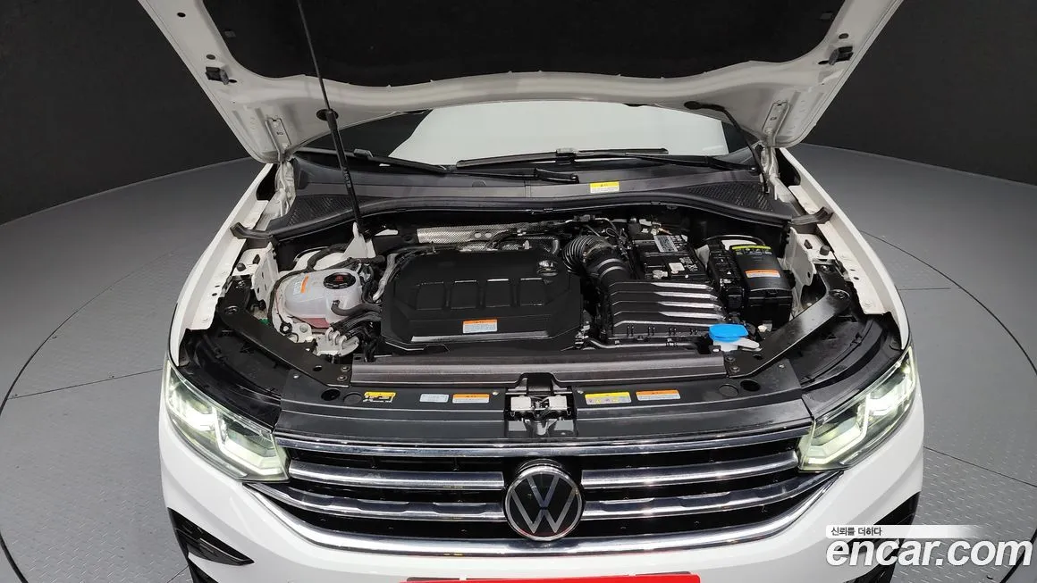 Volkswagen Tiguan — фото 10