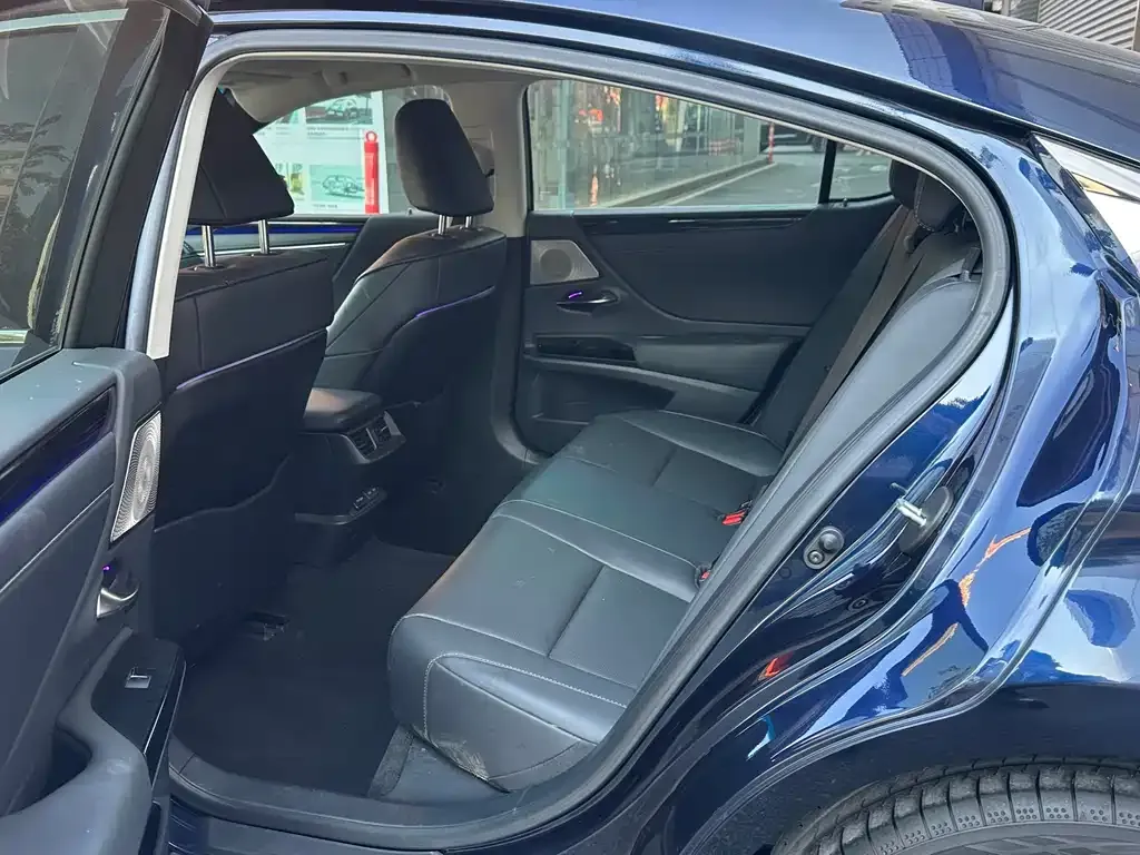 Lexus ES 2023 из CN, фото 10