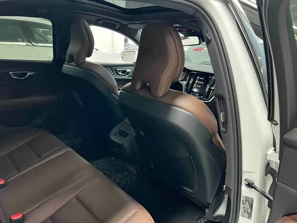 Volvo S60 2021 из CN, фото 7