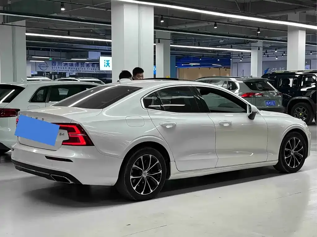 Volvo S60 2021 из CN, фото 8