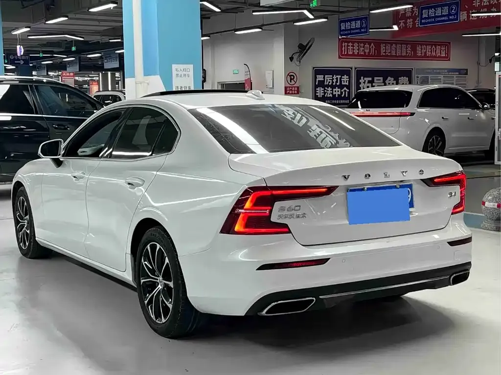 Volvo S60 2021 из CN, фото 9