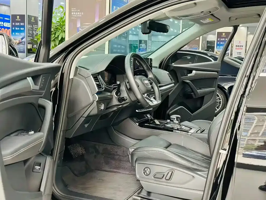Audi Q5L 2022 из CN, фото 8