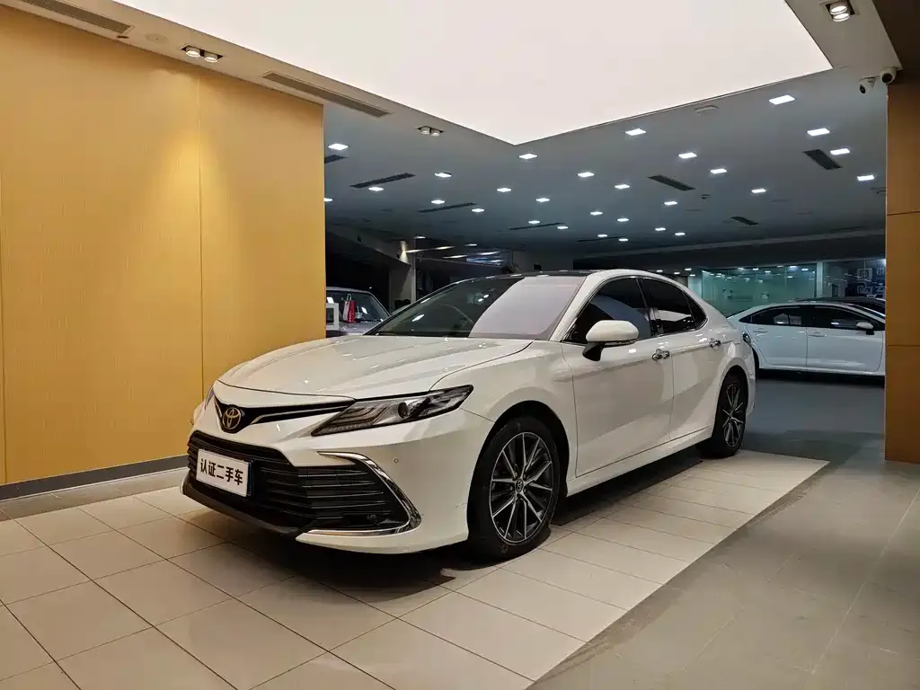Toyota Camry 2023 из CN, фото 1