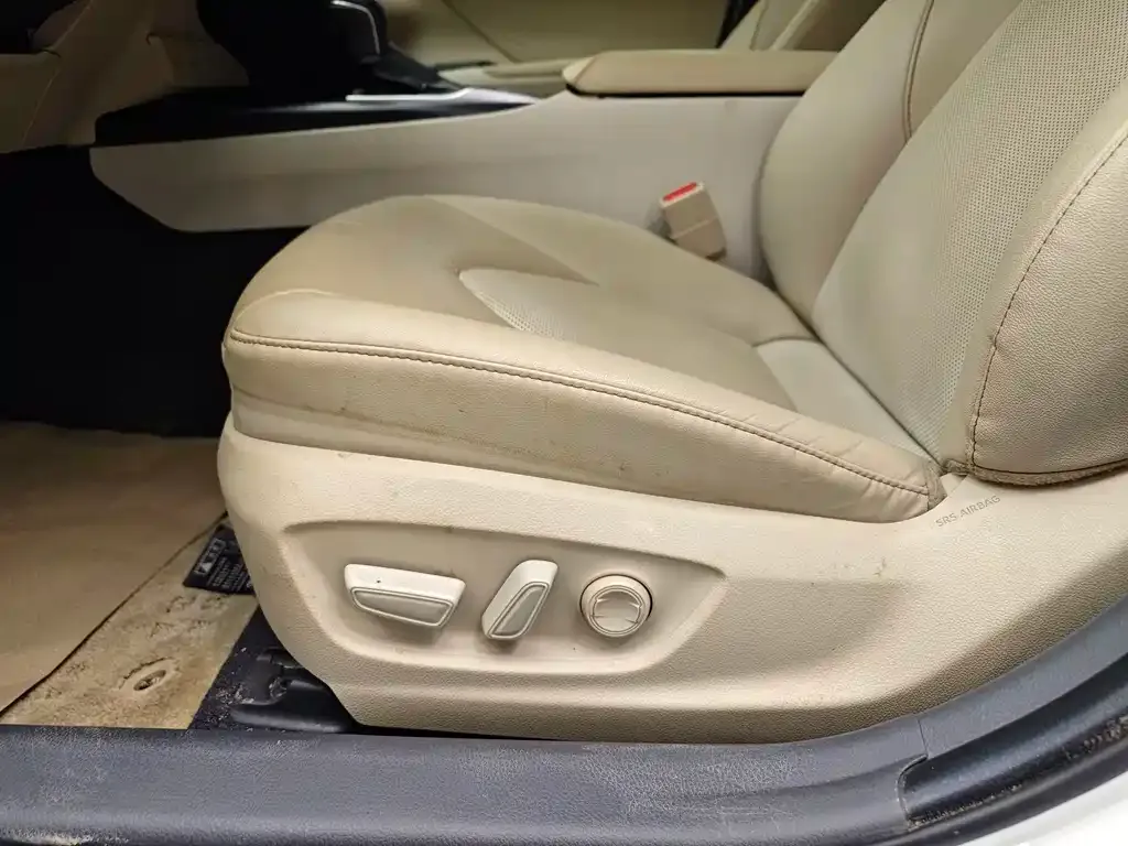 Toyota Camry 2023 из CN, фото 9