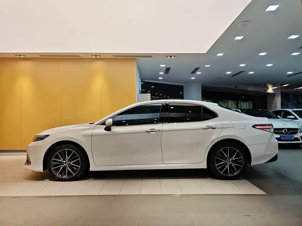 Toyota Camry 2023 из CN, фото 3