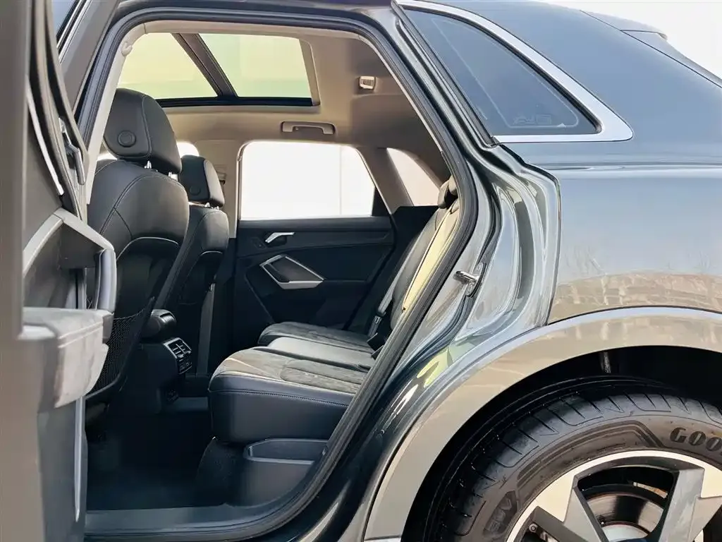 Audi Q3 2021 из CN, фото 2