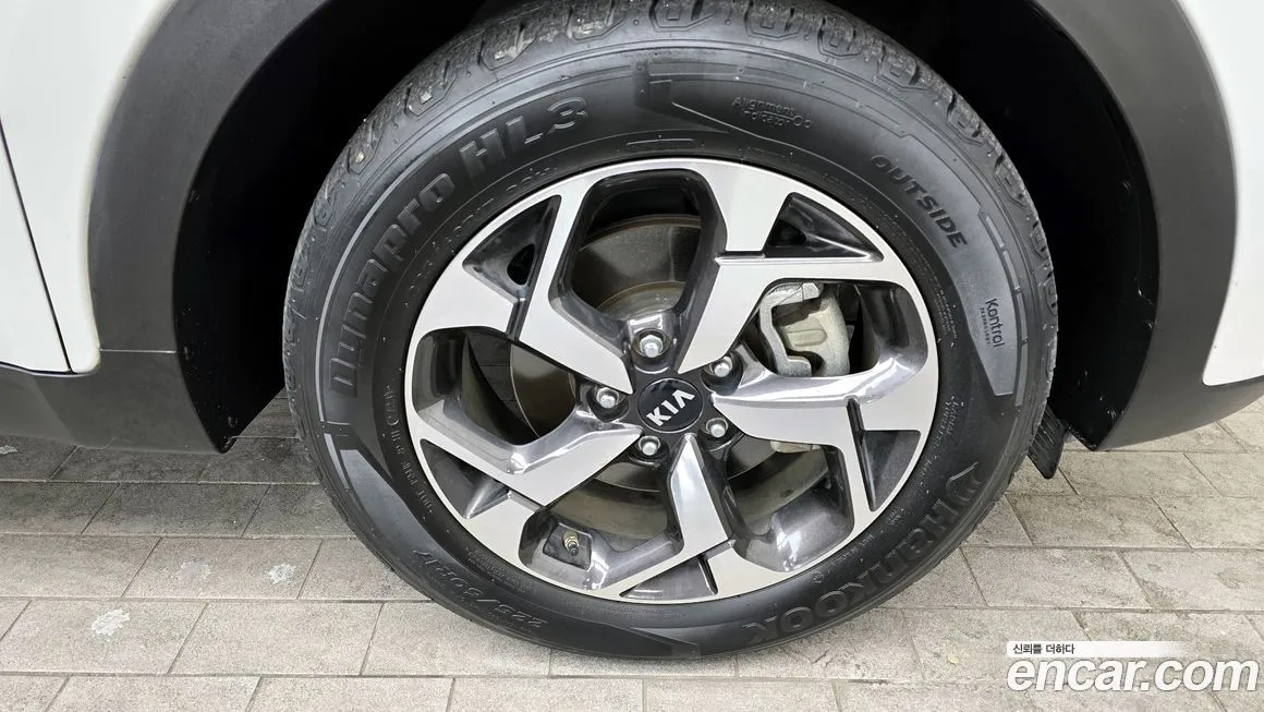 Kia Sportage — фото 9