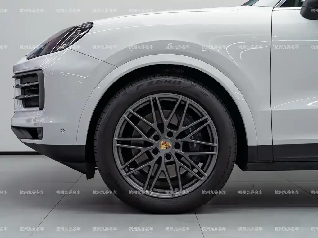 Porsche Cayenne — фото 6