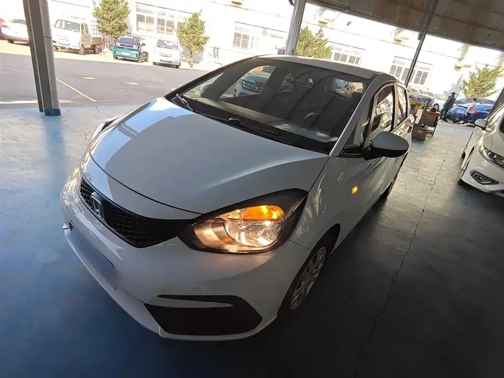 Honda Fit — фото 1