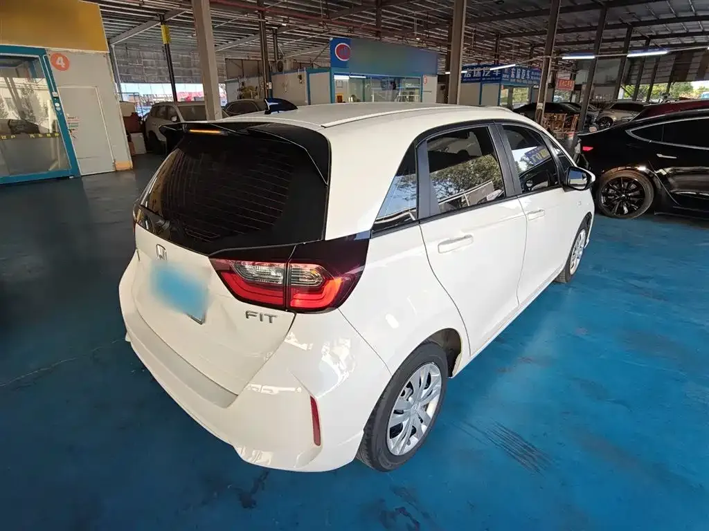 Honda Fit — фото 9