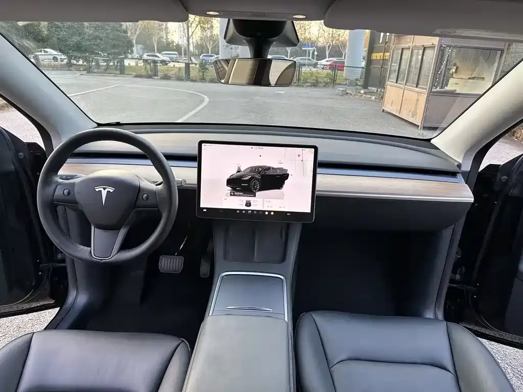 Tesla Model Y — фото 7
