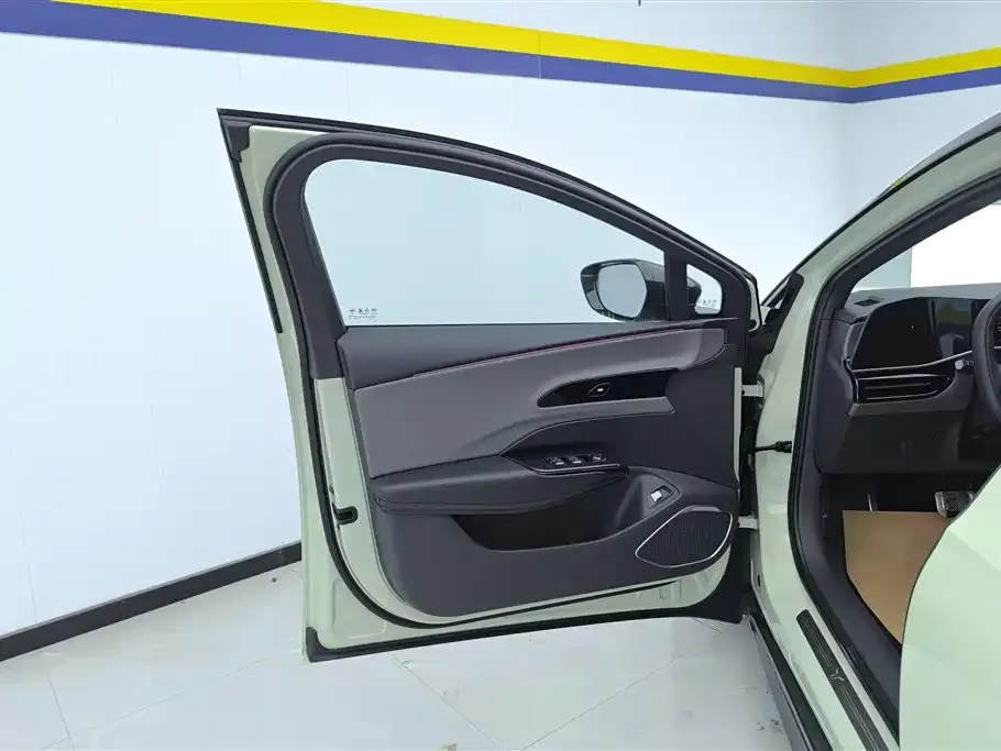 Hongqi EH7 2024 из CN, фото 6