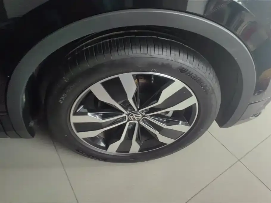 Volkswagen Tiguan L 2024 из CN, фото 8