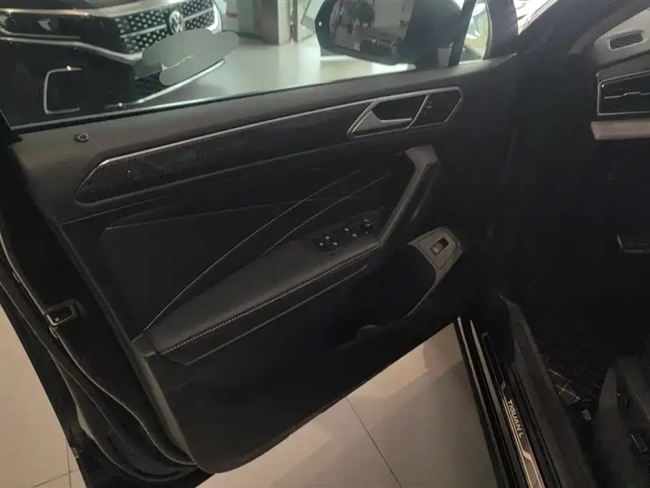 Volkswagen Tiguan L 2024 из CN, фото 6