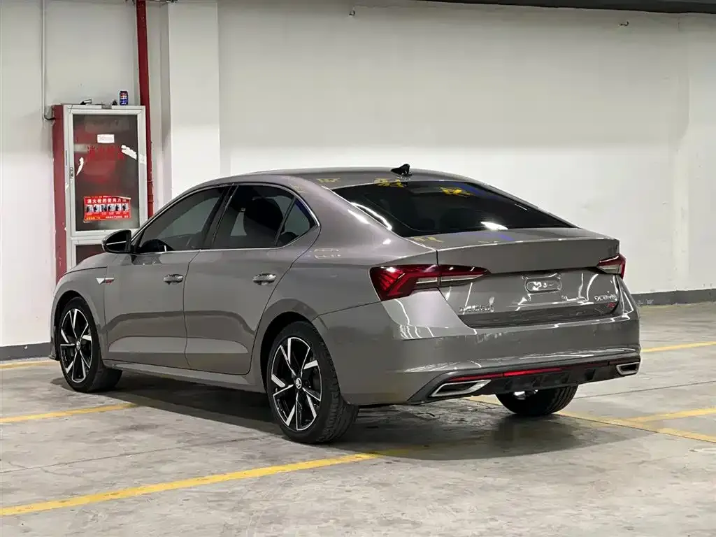 Skoda Octavia — фото 5