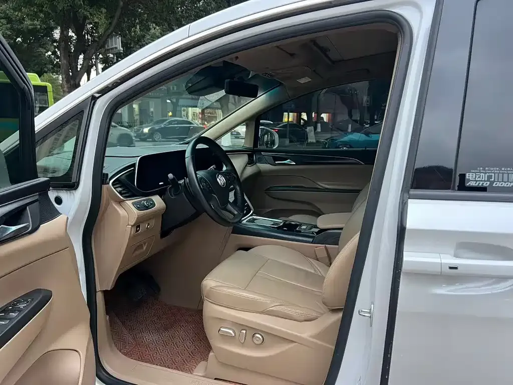 Buick GL8 2021 из CN, фото 3