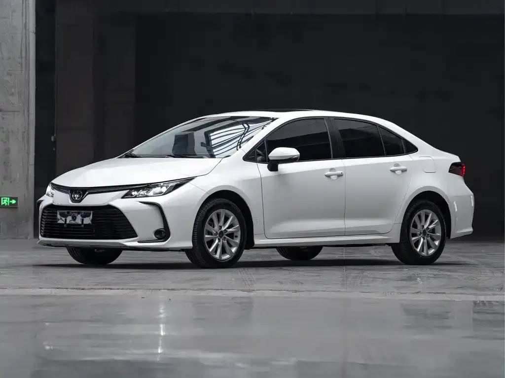 Toyota Corolla 2023 из CN, фото 1