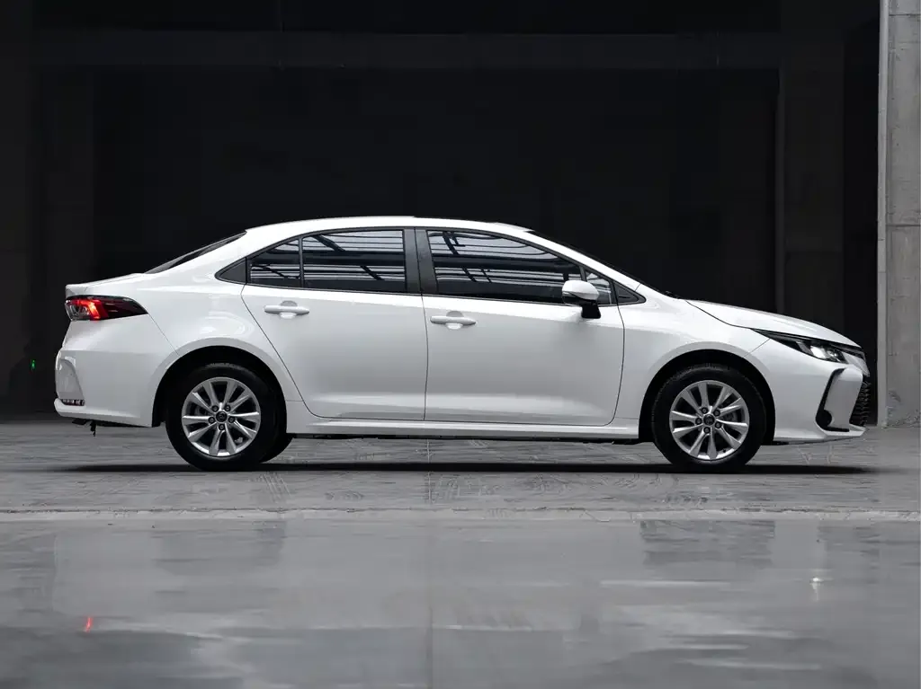 Toyota Corolla 2023 из CN, фото 6