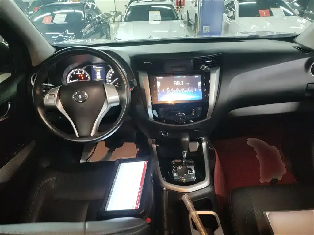 Nissan Navara 2022 из CN, фото 4