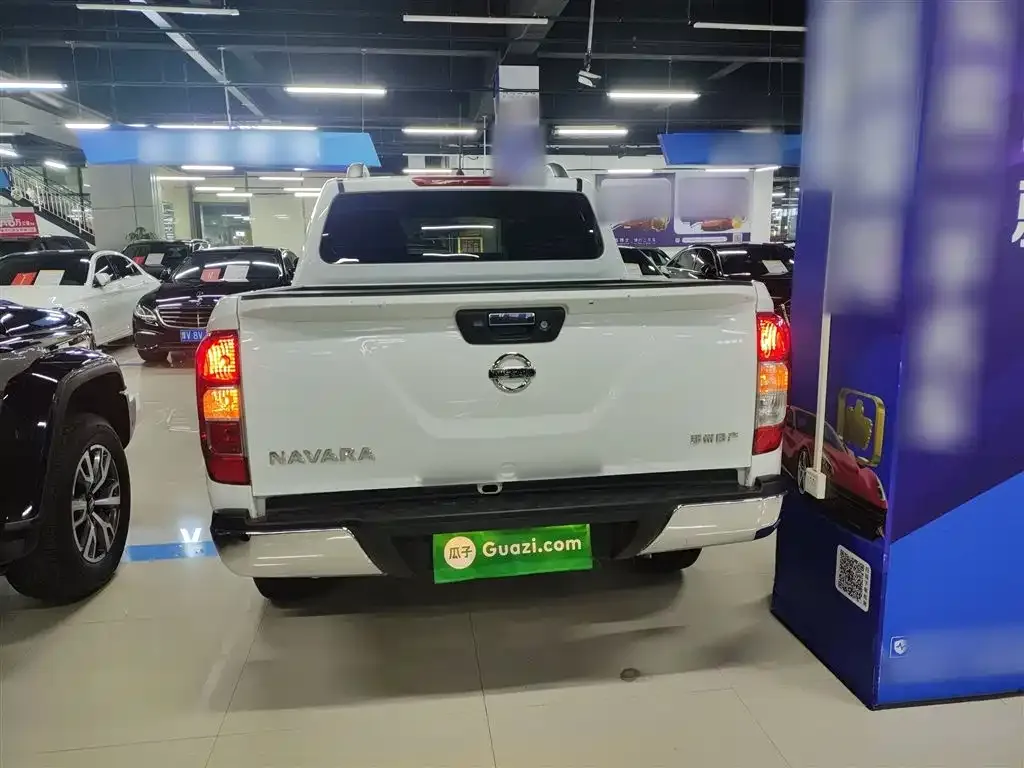 Nissan Navara 2022 из CN, фото 3