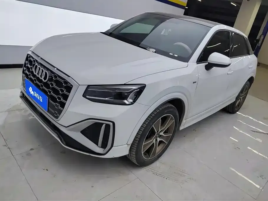 Audi Q2L 2023 из CN, фото 1