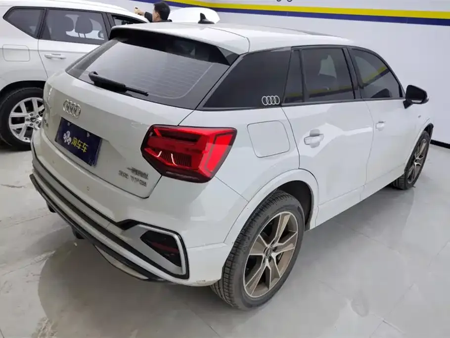 Audi Q2L 2023 из CN, фото 4