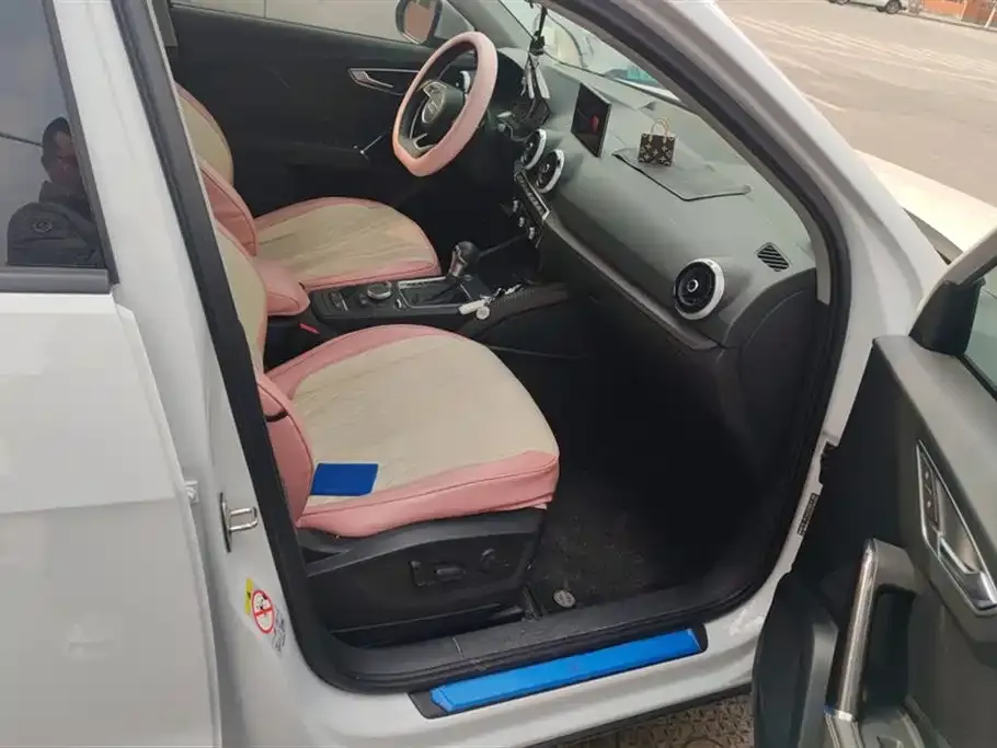 Audi Q2L 2023 из CN, фото 2