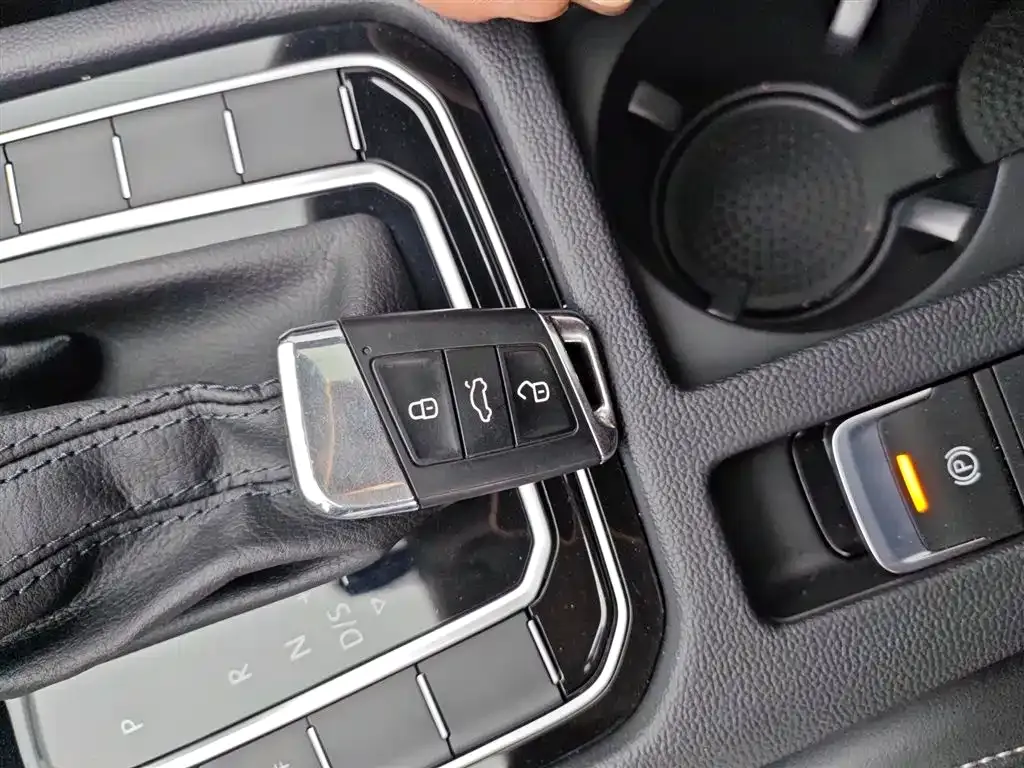 Volkswagen Magotan 2023 из CN, фото 10