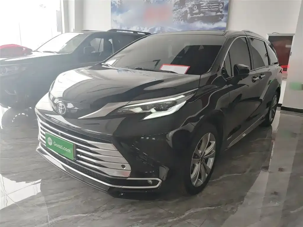 Toyota Sienna 2024 из CN, фото 2