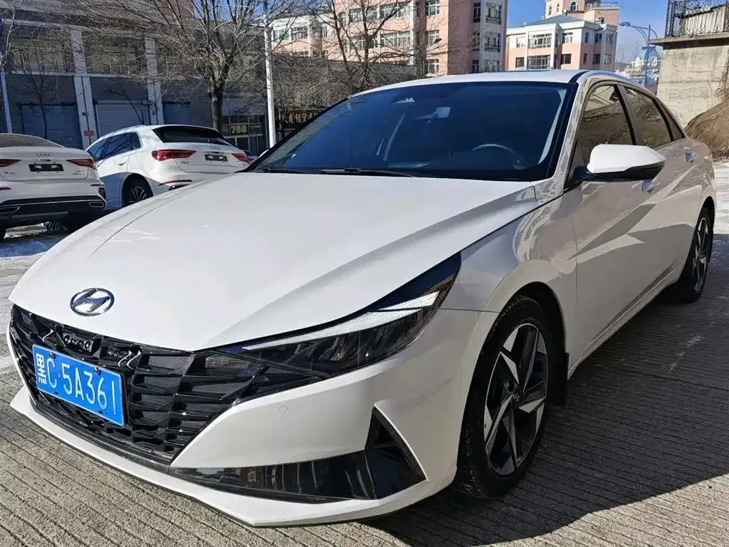 Hyundai Elantra 2023 из CN, фото 1