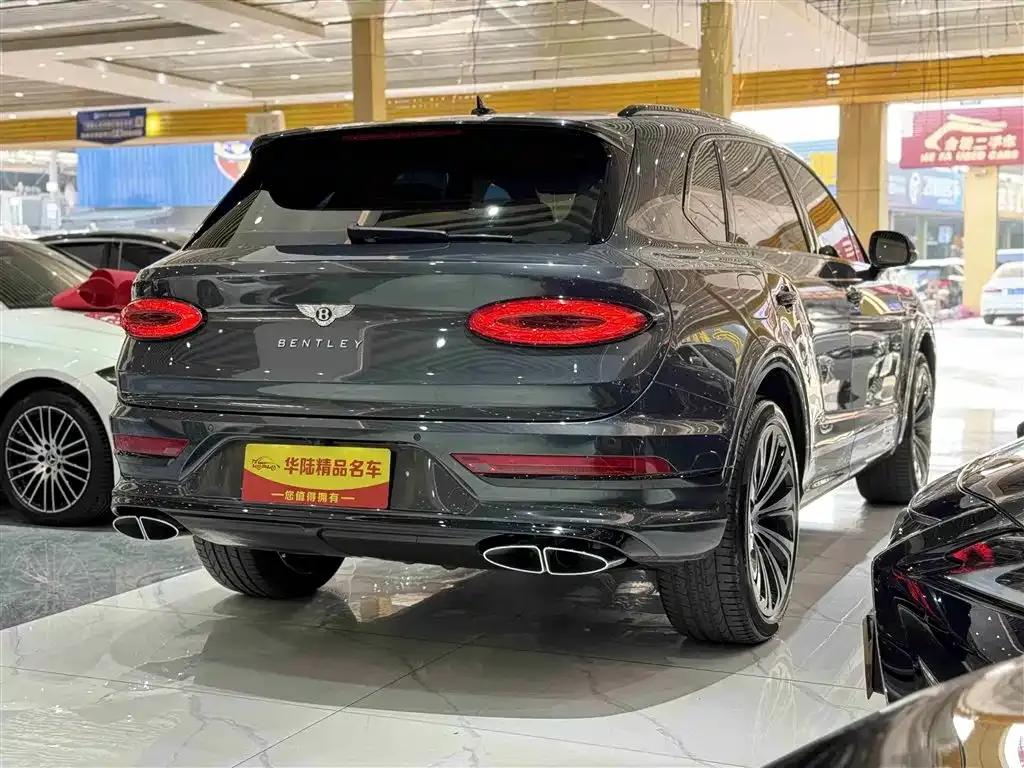 Bentley Bentayga 2021 из CN, фото 4