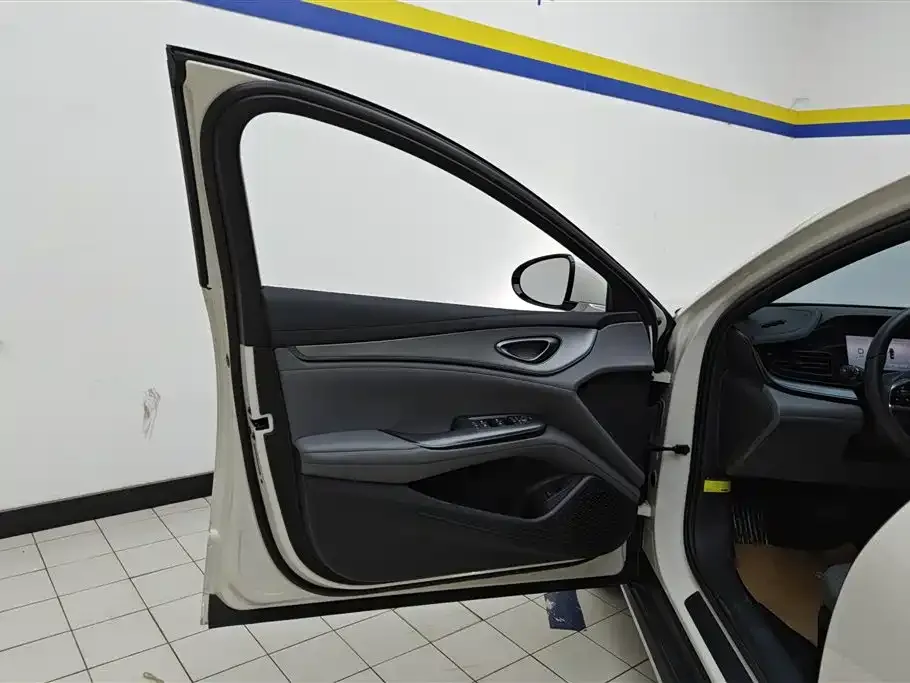 BYD Seal 07 DM-i — фото 9