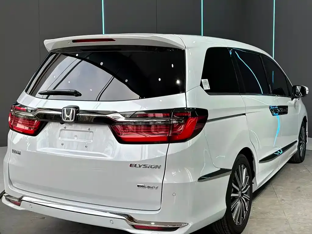 Honda Elysion 2023 из CN, фото 3