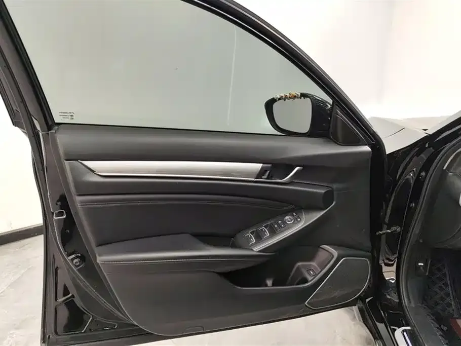 Honda Accord — фото 6