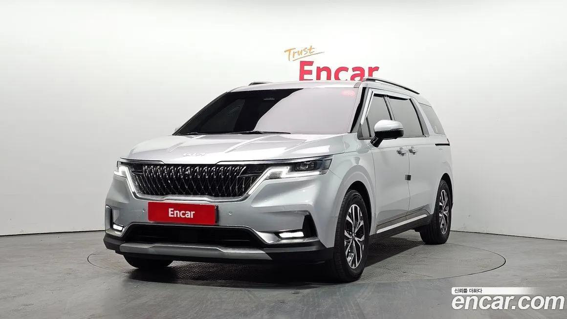 Kia Carnival — фото 1