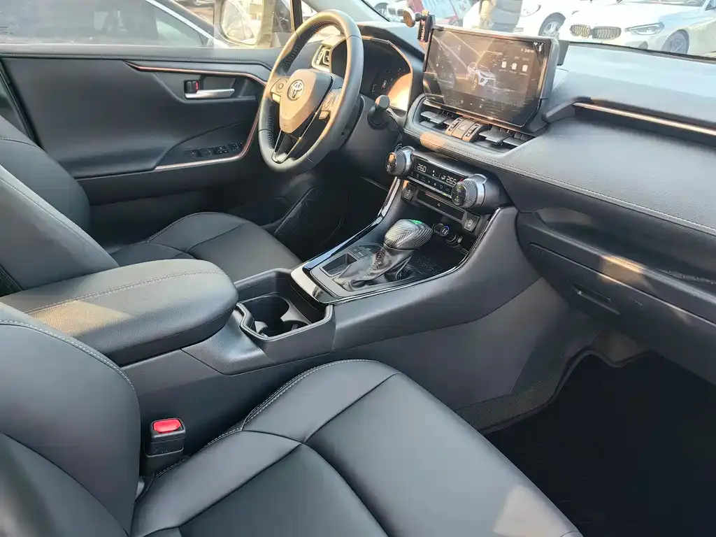 Toyota Wildlander 2023 из CN, фото 7